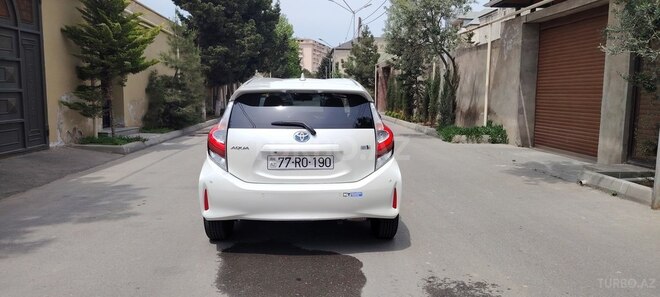 Toyota Aqua 2018, 160,000 km - 1.5 l - Bakı