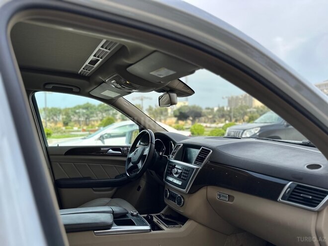Mercedes GL 450 4MATIC-15