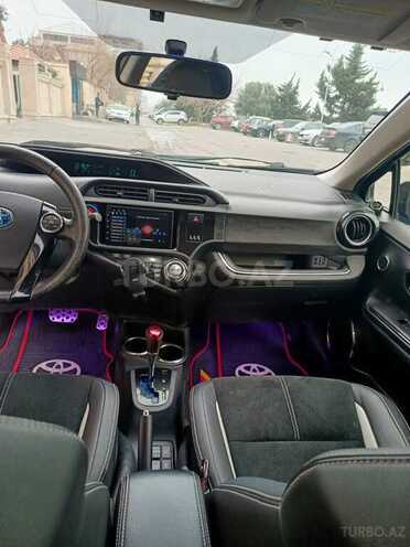 Toyota Prius C 2014, 96,000 km - 1.5 л - Bakı