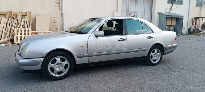 Mercedes E 280 1998, 300,000 km - 2.8 l - Bakı