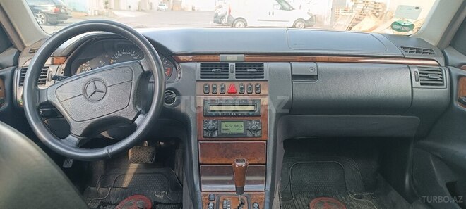 Mercedes E 280 1998, 300,000 km - 2.8 l - Bakı