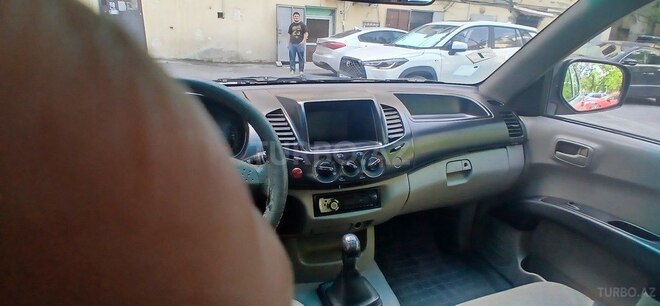 Mitsubishi L200 2006, 496,000 km - 2.4 l - Bakı