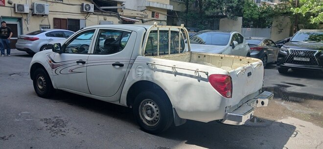 Mitsubishi L200 2006, 496,000 km - 2.4 l - Bakı