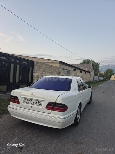 Mercedes E 270 2001, 300,000 km - 2.7 л - Balakən