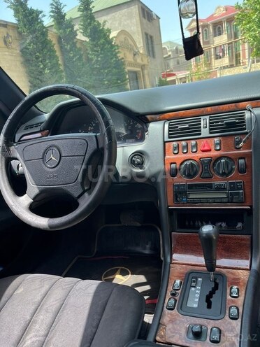 Mercedes E 230 1995, 294,875 km - 2.3 l - Bakı
