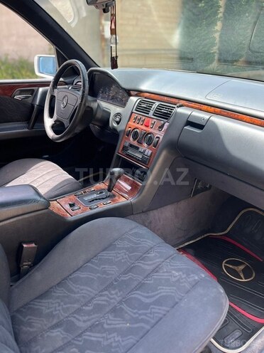 Mercedes E 230 1995, 294,875 km - 2.3 l - Bakı