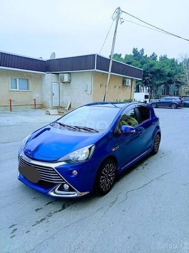 Toyota Prius C 2014, 96,000 km - 1.5 л - Bakı