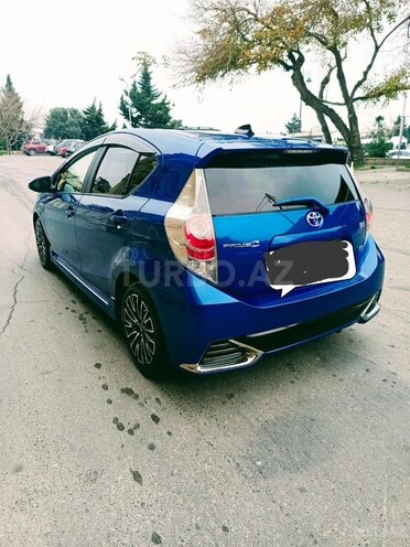 Toyota Prius C 2014, 96,000 km - 1.5 л - Bakı