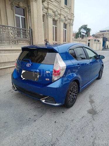 Toyota Prius C 2014, 96,000 km - 1.5 л - Bakı