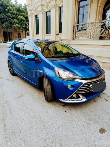 Toyota Prius C 2014, 96,000 km - 1.5 л - Bakı