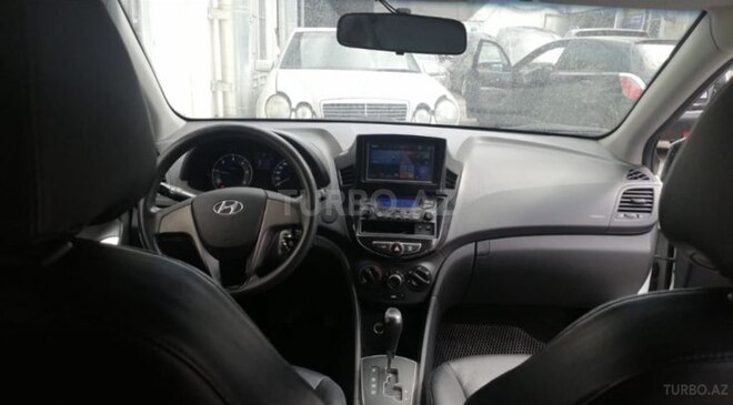 Hyundai Accent 2015, 230,000 km - 1.6 l - Bakı