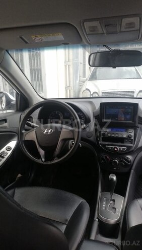 Hyundai Accent 2015, 230,000 km - 1.6 l - Bakı