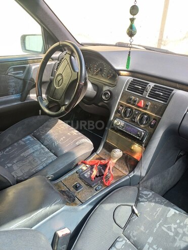 Mercedes E 280 1996, 100,000 km - 2.8 l - Bakı