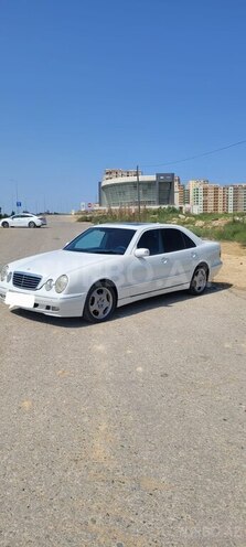 Mercedes E 270 2001, 200,000 km - 2.7 l - Bakı