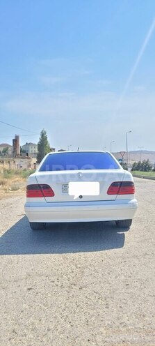 Mercedes E 270 2001, 200,000 km - 2.7 l - Bakı
