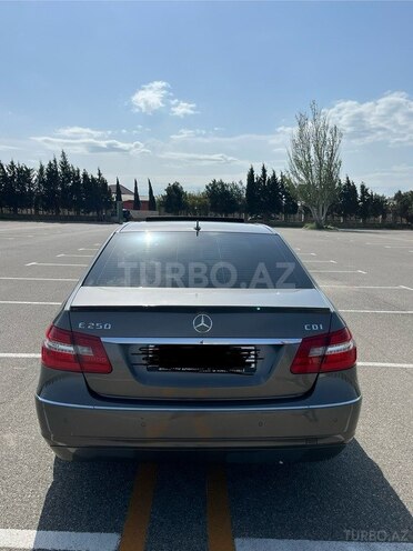 Mercedes E 220 d 2009, 201,000 km - 2.2 l - Bakı