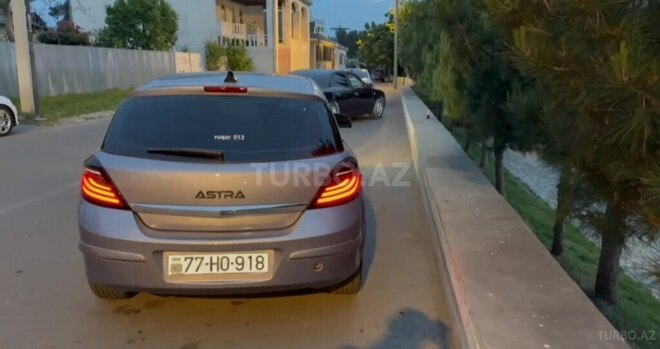 Opel Astra 2005, 318,000 km - 1.4 l - Mingəçevir