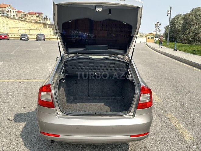 Skoda Octavia 2012, 255,000 km - 1.6 l - Bakı