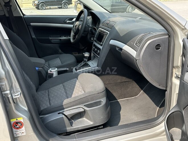 Skoda Octavia 2012, 255,000 km - 1.6 l - Bakı