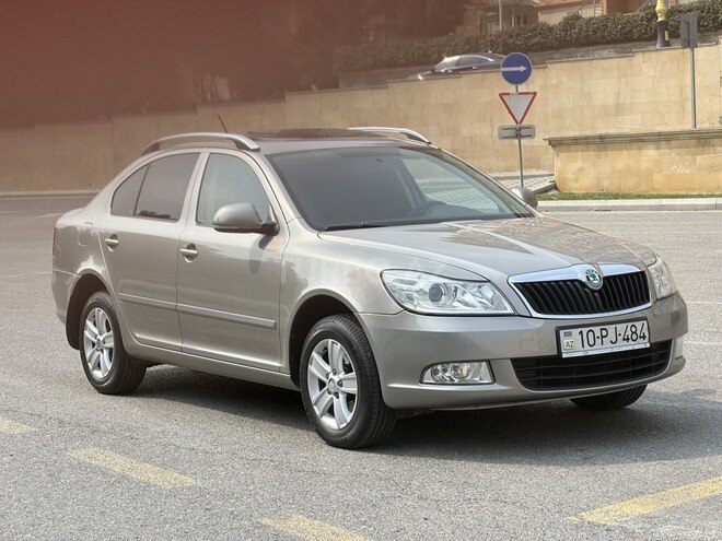 Skoda Octavia 2012, 255,000 km - 1.6 l - Bakı
