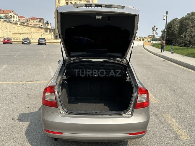 Skoda Octavia 2012, 255,000 km - 1.6 l - Bakı