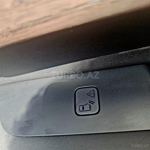 Land Rover Discovery 2019, 93,000 km - 3.0 л - Bakı