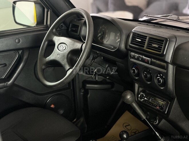 LADA (VAZ) Niva-9