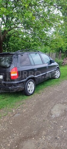 Opel Zafira 2001, 515,700 km - 1.8 l - Qusar