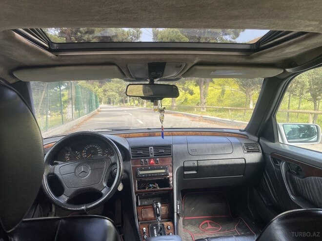 Mercedes C 280 1997, 261,600 km - 2.8 l - Bakı