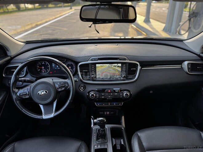 Kia Sorento-12