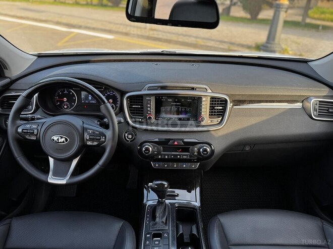 Kia Sorento-16