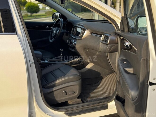 Kia Sorento-13