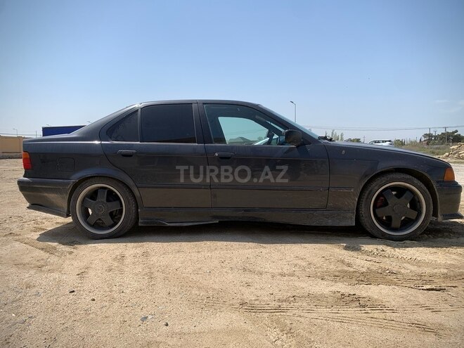 BMW 318 1993, 250,000 km - 1.8 l - Bakı