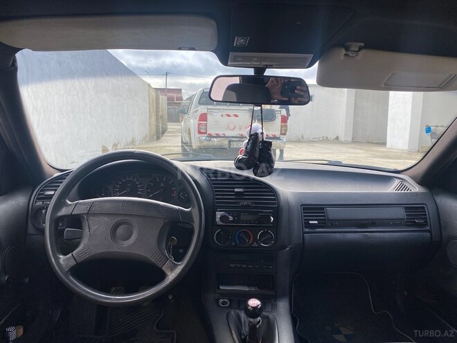 BMW 318 1993, 250,000 km - 1.8 l - Bakı