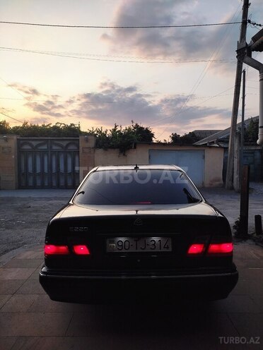Mercedes E 220 d 2001, 480,000 km - 2.2 l - Bərdə