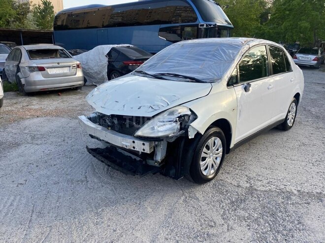 Nissan Tiida 2012, 131,200 km - 1.6 л - Bakı