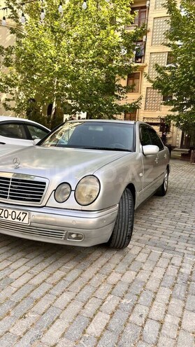 Mercedes E 240 1997, 245,380 km - 2.4 l - Bakı