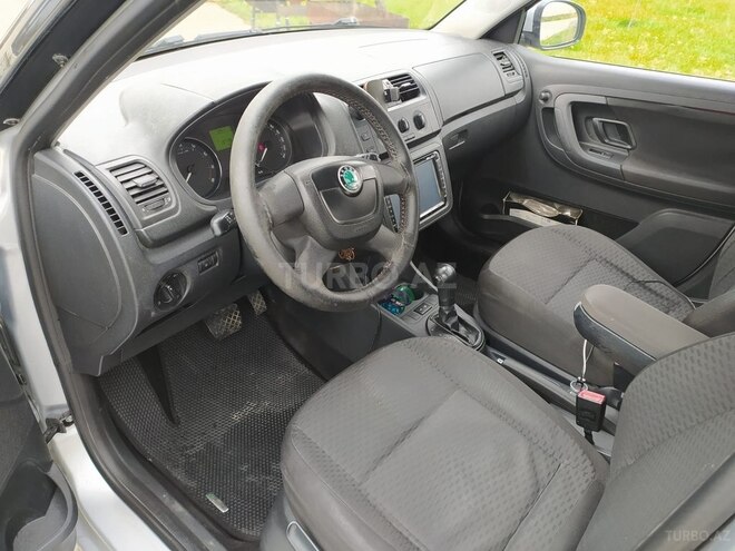 Skoda Fabia 2012, 218,000 km - 1.6 l - Bakı