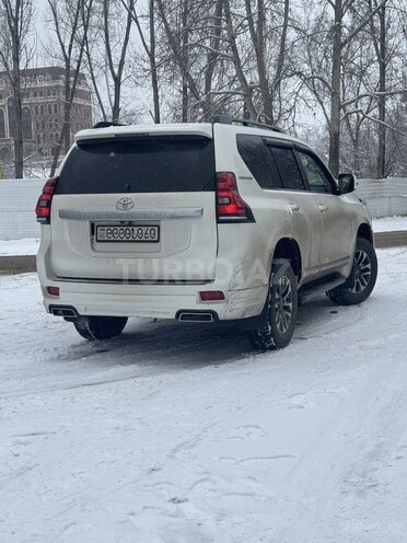 Toyota Land Cruiser Prado-12