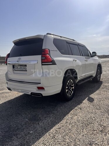 Toyota Land Cruiser Prado-11