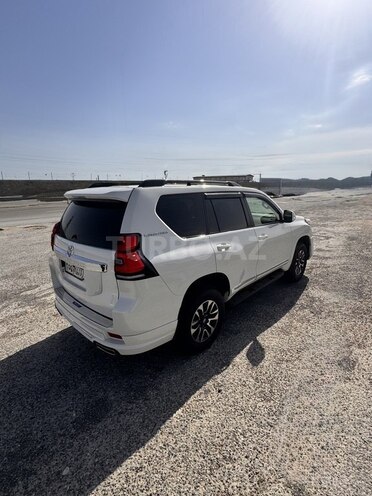 Toyota Land Cruiser Prado-13