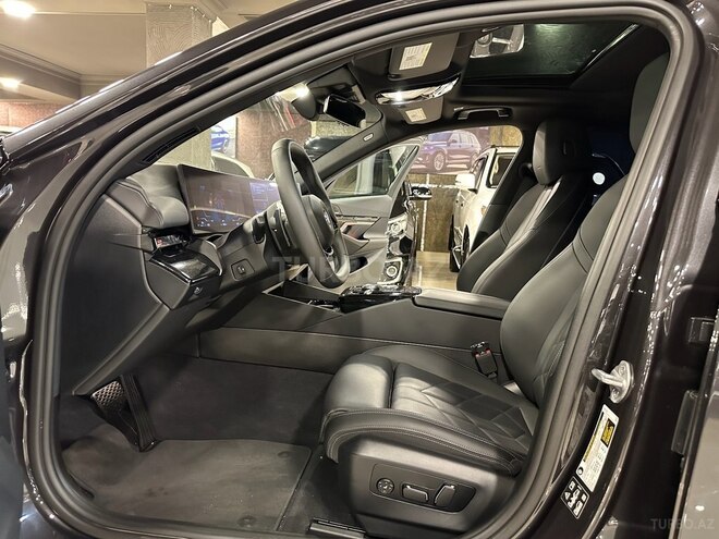 BMW 530e 2024, 9,000 km - 2.0 l - Bakı