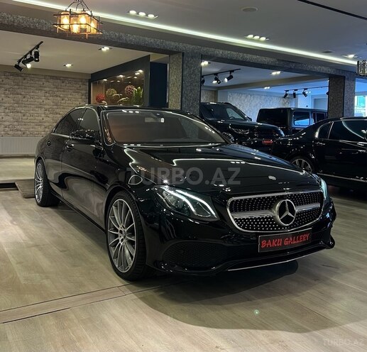 Mercedes E 220 d-3