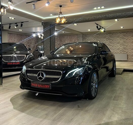 Mercedes E 220 d-4