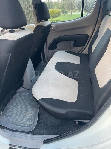 Mitsubishi L200 2014, 320,000 km - 2.5 l - Bakı