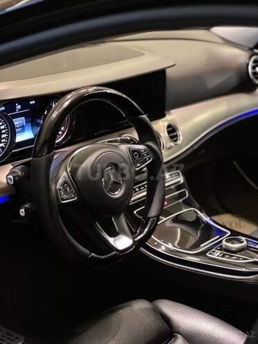 Mercedes E 220 d-7