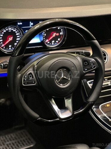 Mercedes E 220 d-8