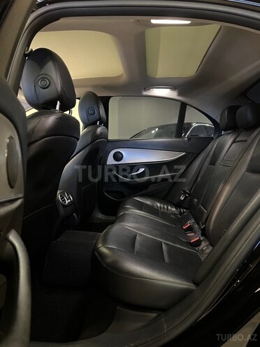 Mercedes E 220 d-11
