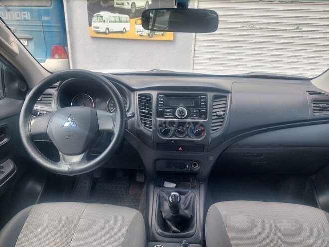 Mitsubishi L200 2019, 234,000 km - 2.4 l - Bakı