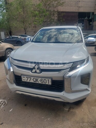 Mitsubishi L200 2019, 234,000 km - 2.4 l - Bakı